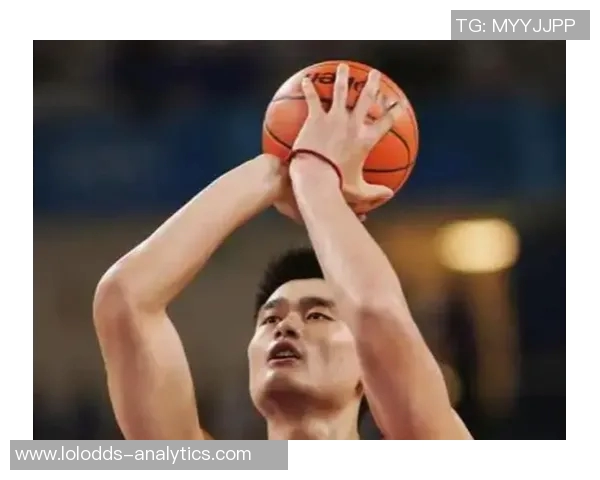 姚明展现风采帅气灌篮瞬间引发全场欢呼与惊叹