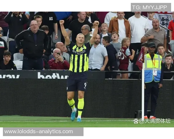 世界杯激战巴萨逆转曼城帽子戏法引发全场狂欢精彩集锦回顾